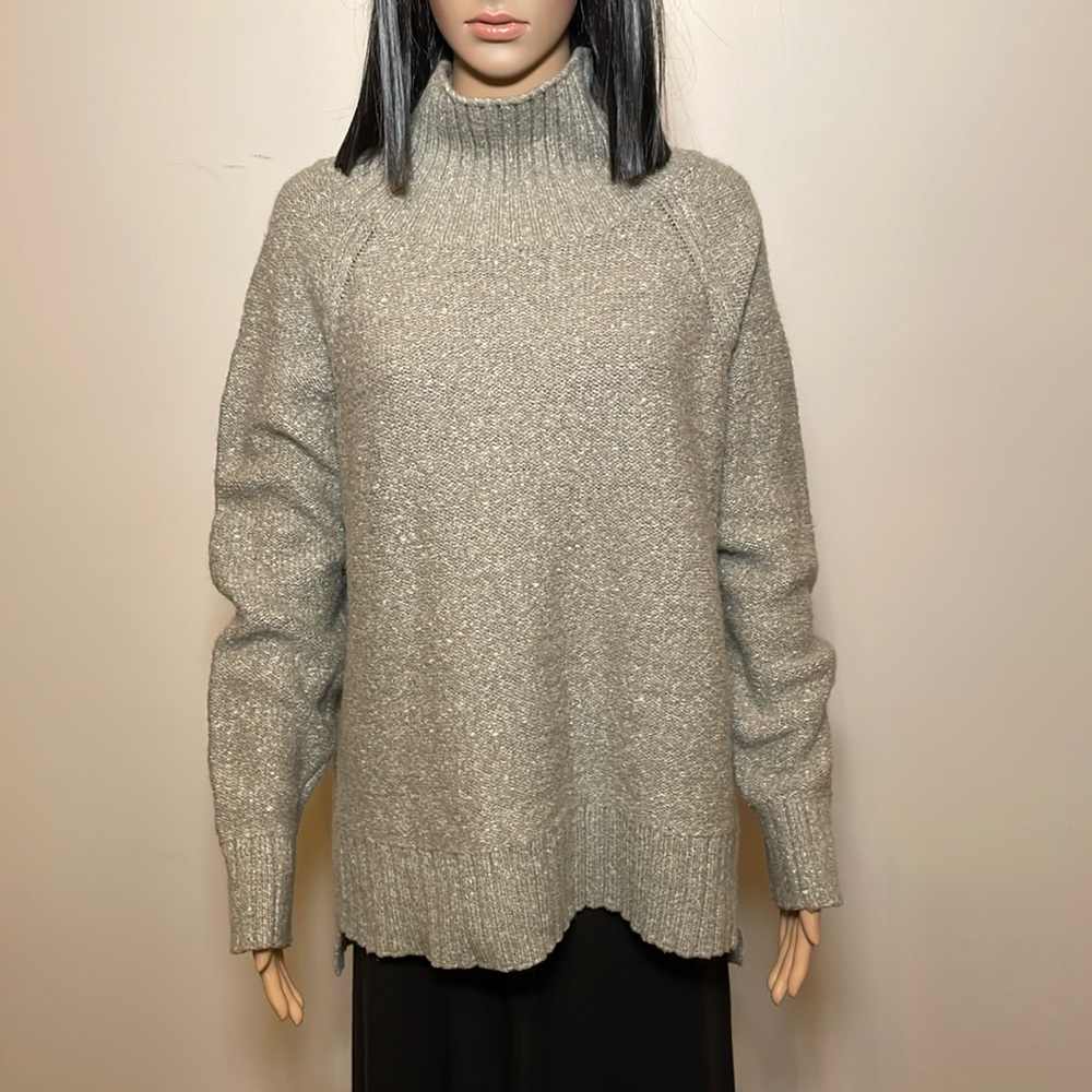 H&M mock turtleneck sweater size S